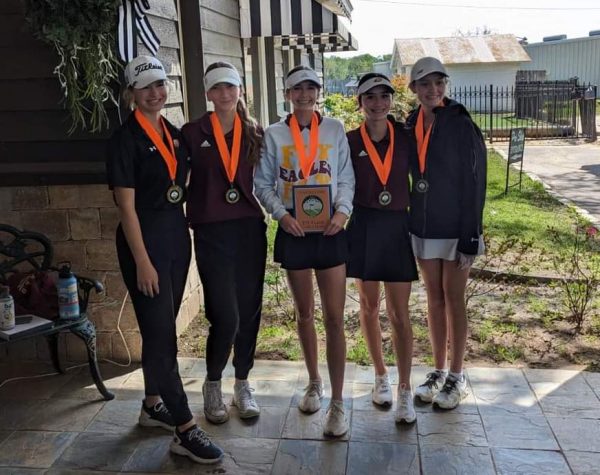 Golf Teams Swing Into District